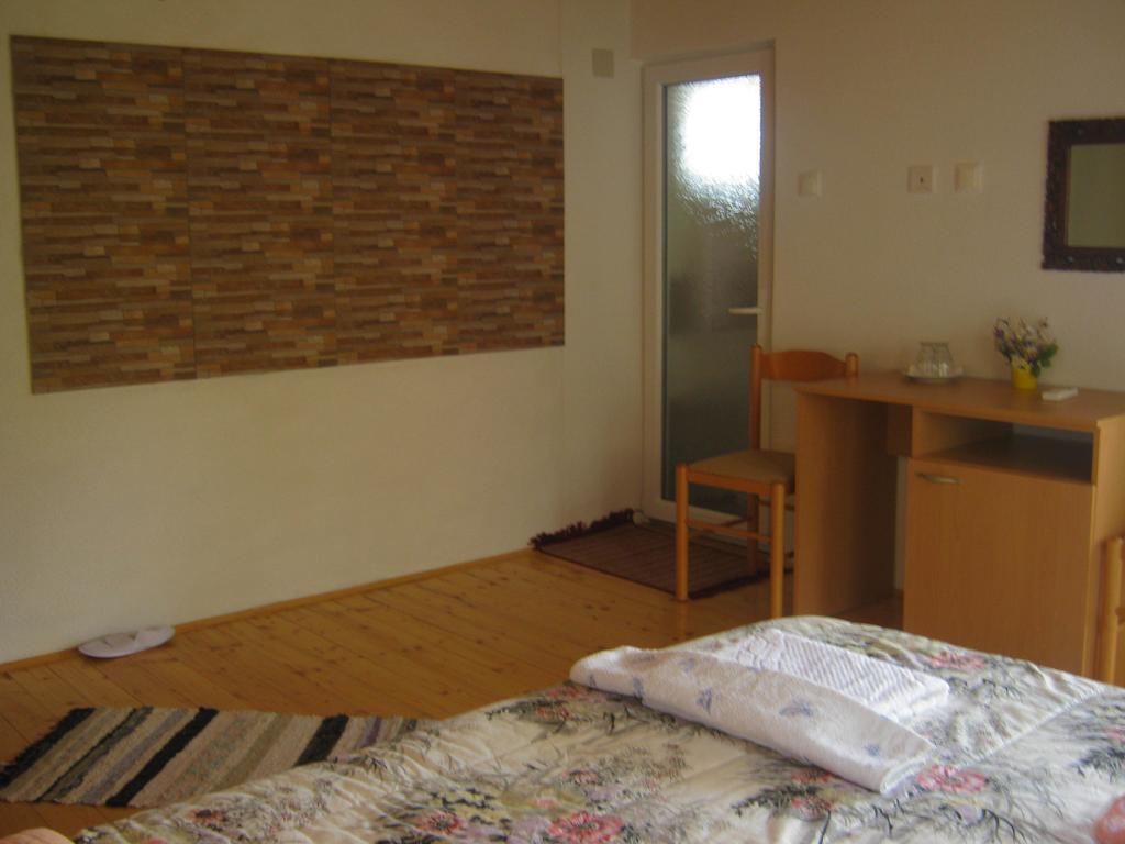Risto'S Guest House Elshani Rom bilde